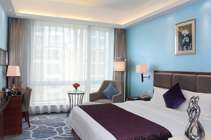 Room 6 of 19