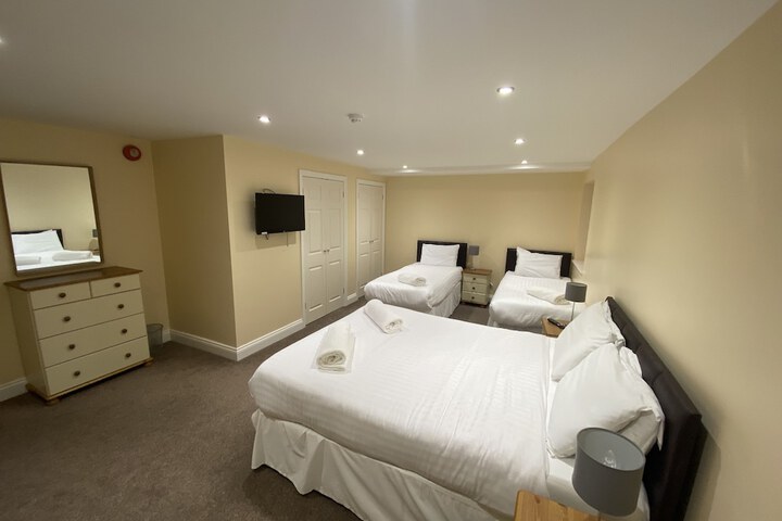 Room 35 of 87
