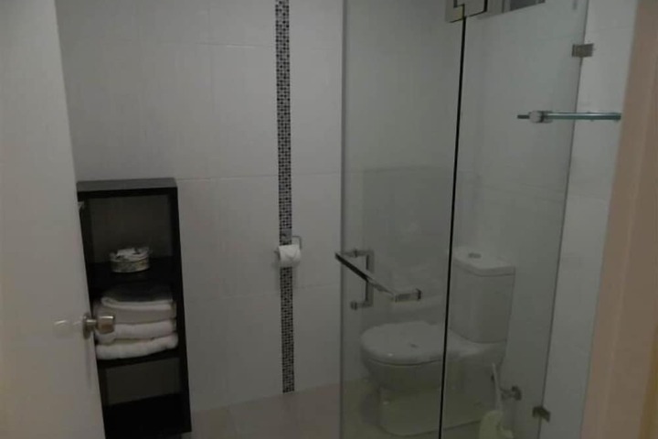 Room 32 of 43