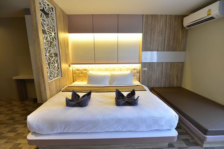 Room 47 of 92