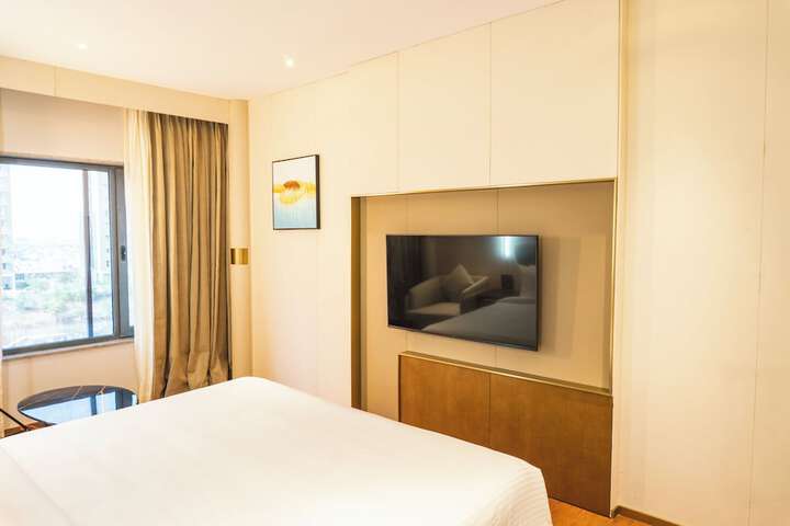 Room 21 of 53