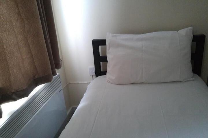 Room 13 of 31