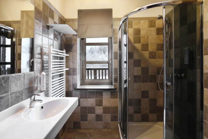 Clean Restrooms