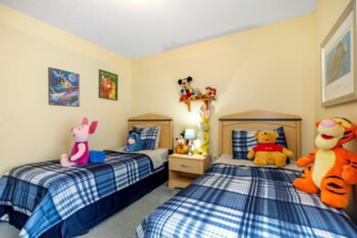 Room 30 of 32
