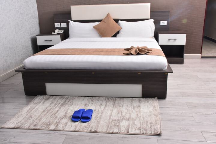 Room 3 of 18