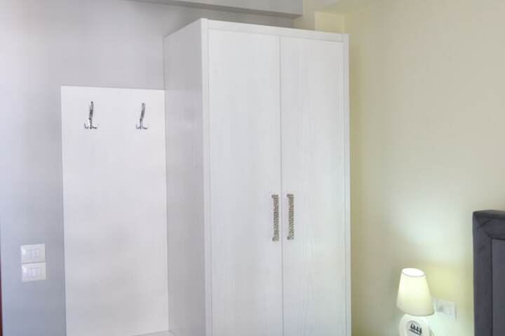Room 29 of 48