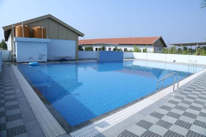 Pool 17 of 32