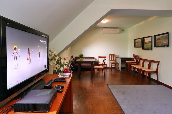 Room 14 of 25