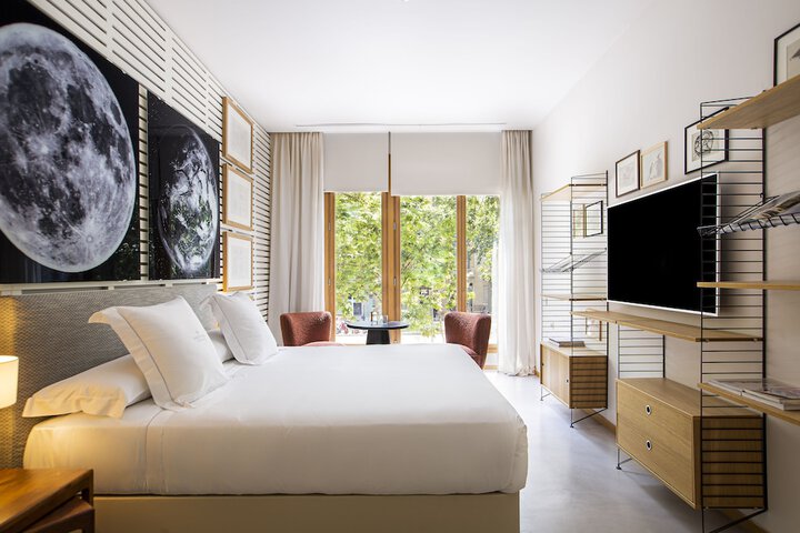 Room 2 of 74