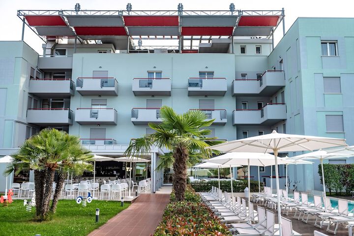 Hotel Exterior 78 of 89