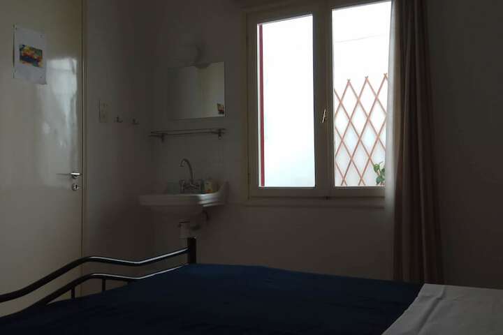 Room 12 of 20