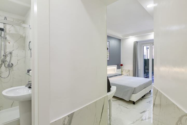 Room 15 of 36