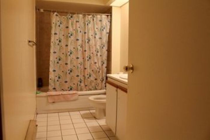 Room 4 of 15