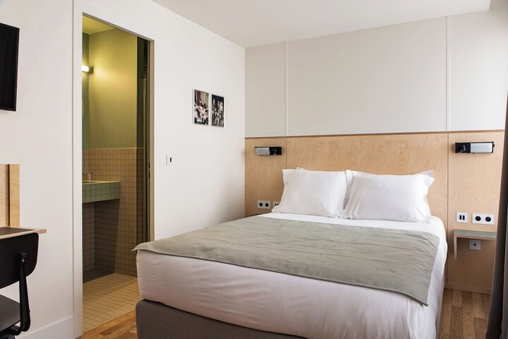 Room 26 of 64