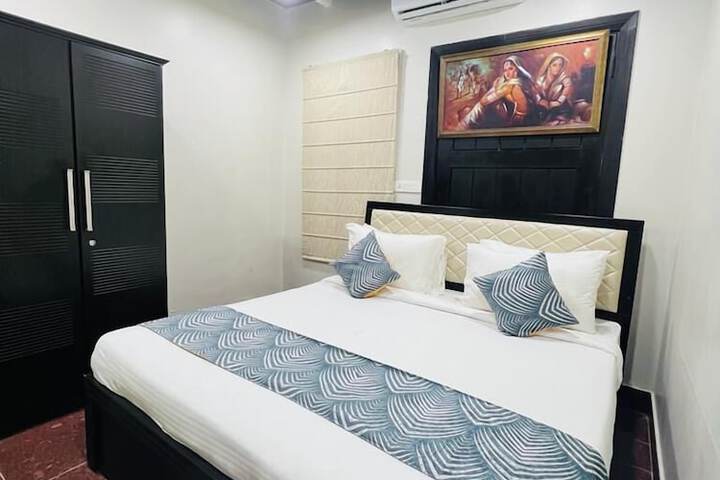Room 6 of 35