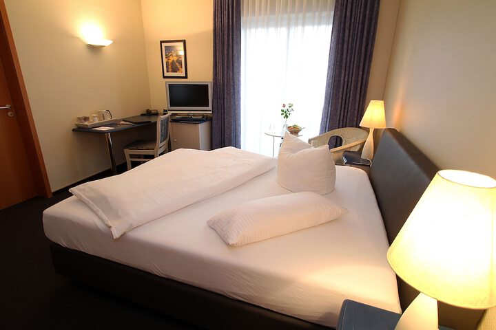 Room 8 of 47