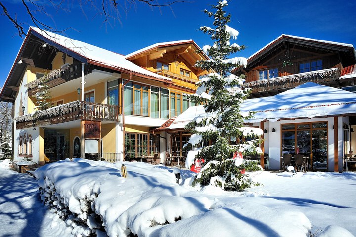 Landhotel Böld and Restaurant Uhrmacher Oberammergau in Oberammergau