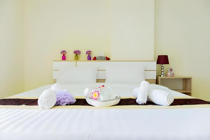 Room 9 of 36