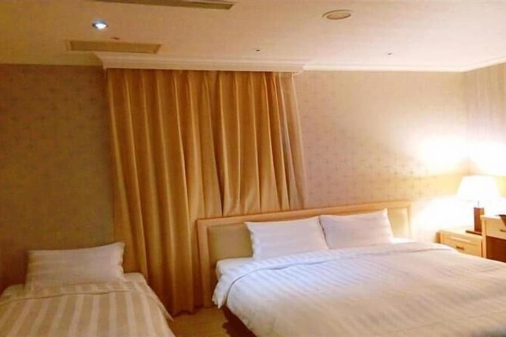 Room 19 of 51