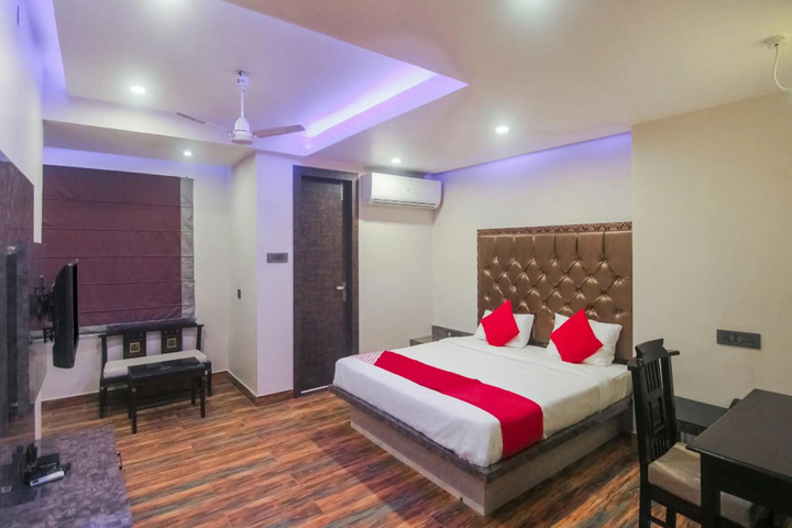 Room 2 of 12