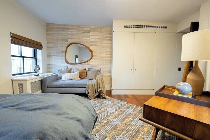 Room 17 of 136
