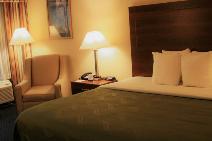 1 King Bed (15 of 26)