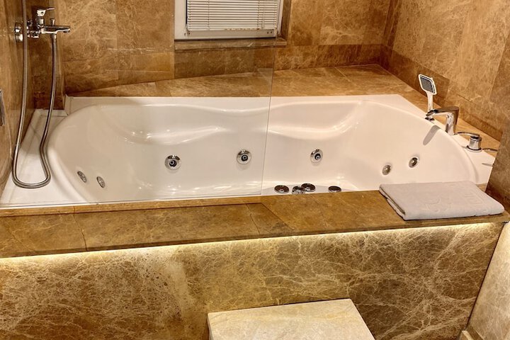 Hot Tub 54 of 66