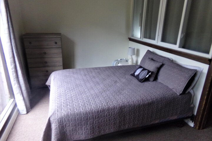 Room 9 of 37