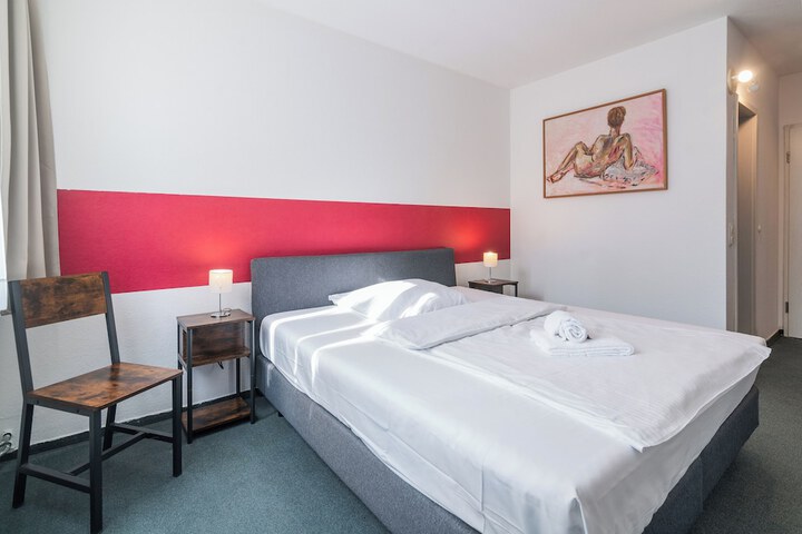 Room 16 of 35