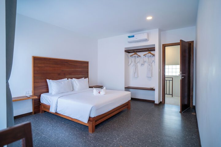 Room 18 of 219