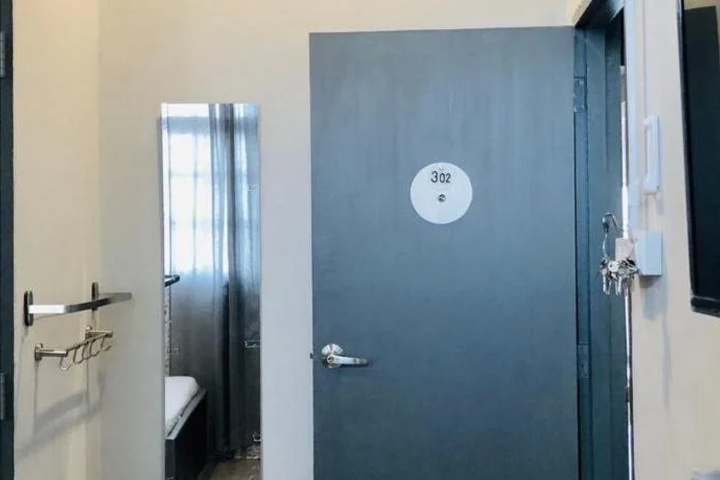 Room 8 of 26
