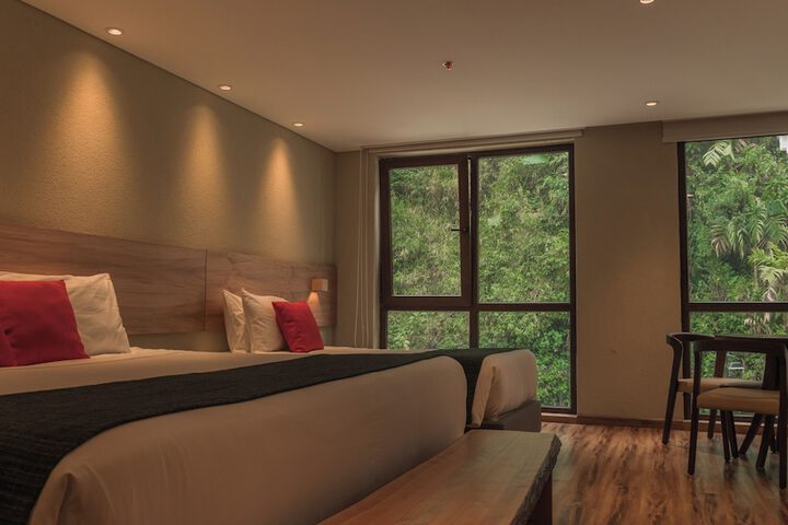 Room 50 of 132