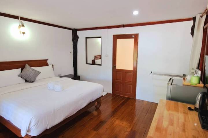 Room 4 of 24