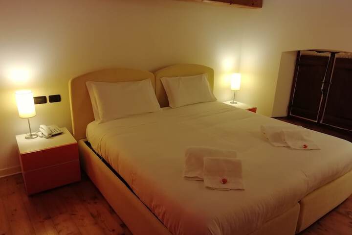Room 12 of 34