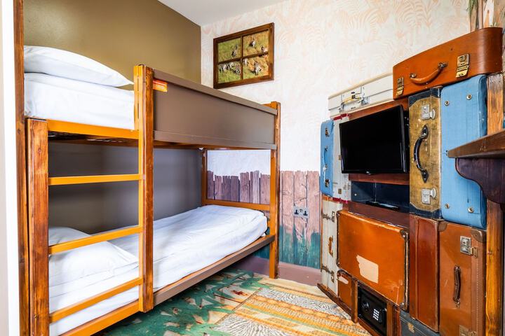 Room 34 of 78