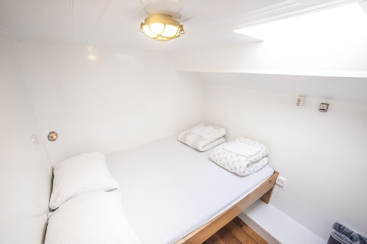 Room 12 of 86