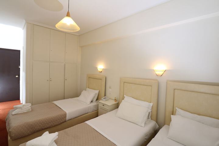 Room 12 of 29