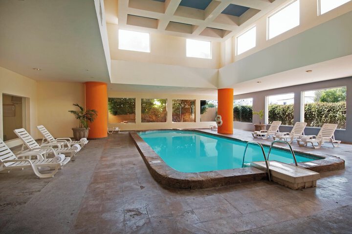 Hotel Pool