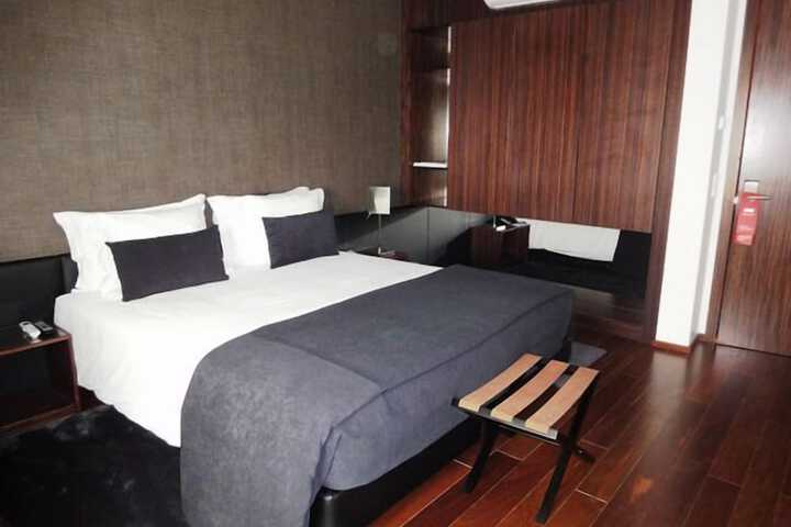 Room 12 of 30