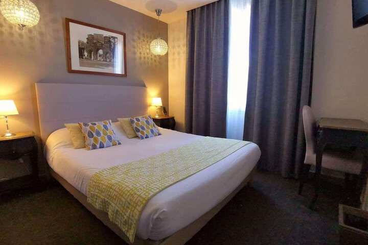 Room 34 of 123