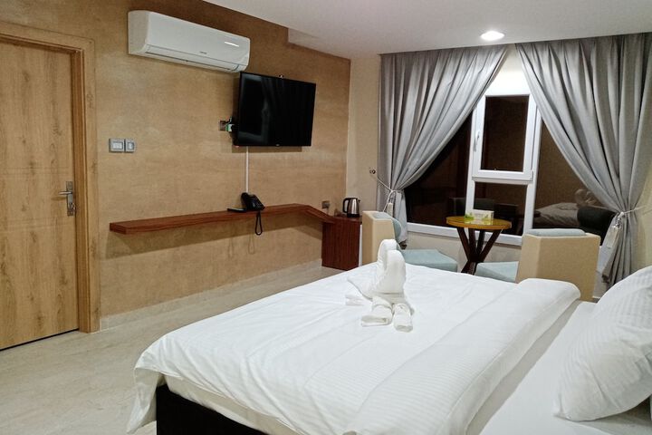 Room 14 of 69