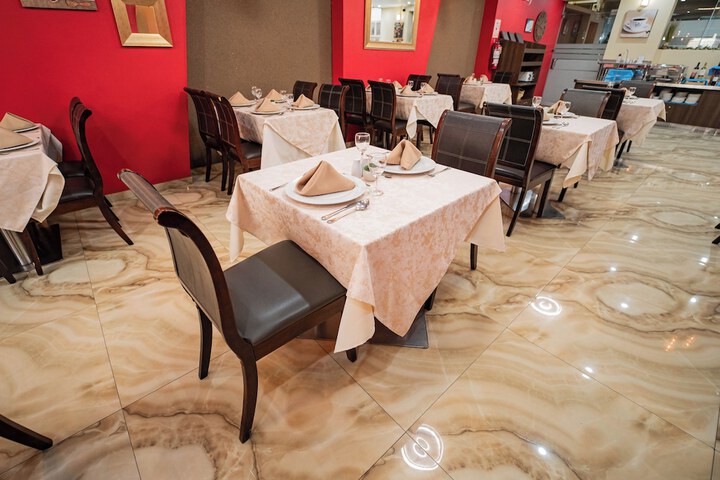 Dining 74 of 103