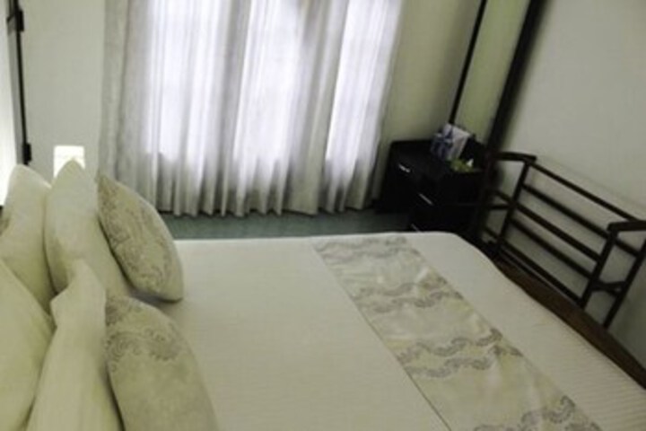 Room 15 of 22
