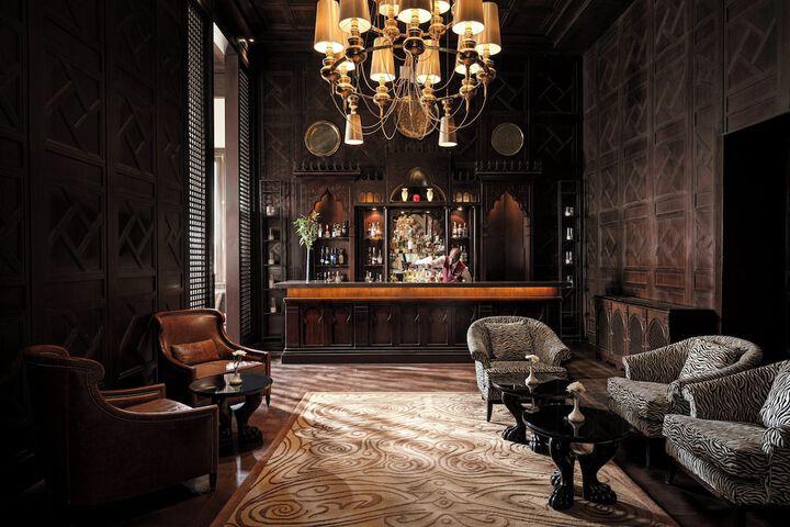Lounge 43 of 50