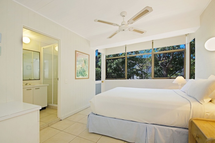 Room 5 of 14