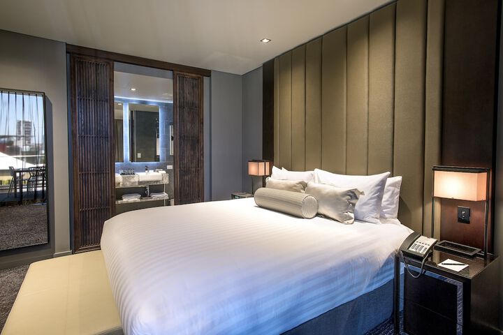Room 10 of 73