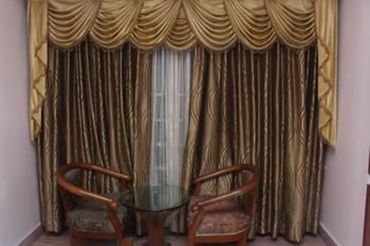 Room 10 of 19