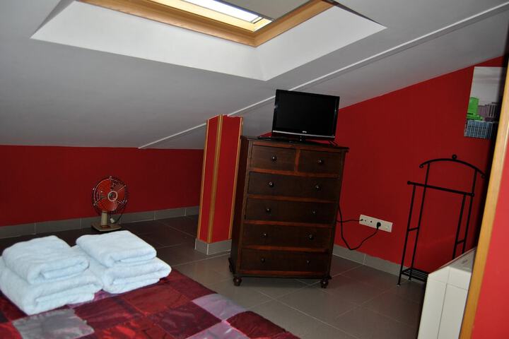 Room 47 of 181
