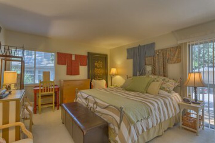 Room 25 of 27