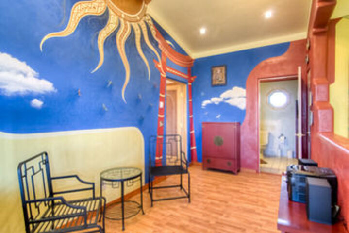 Room 5 of 22